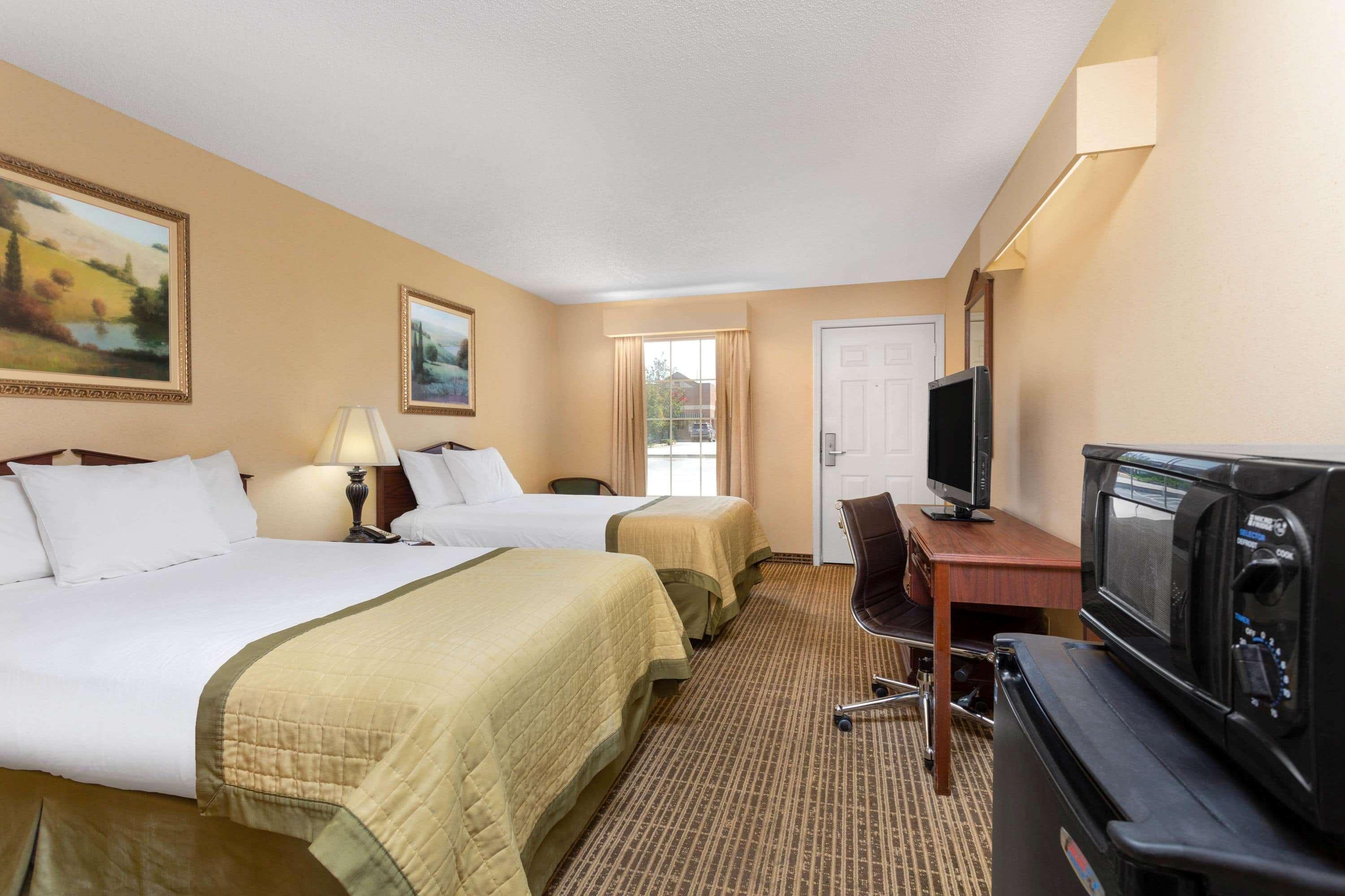 Baymont By Wyndham Easley/Greenville Esterno foto